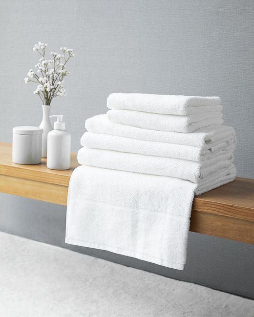 Toalla de hotel blanca – 550–600 GSM